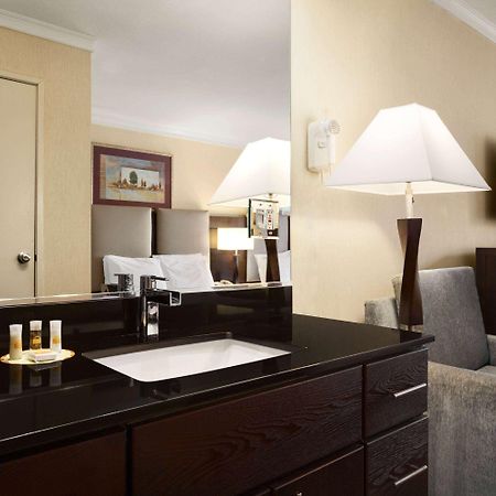 Days Inn By Wyndham Concord Extérieur photo