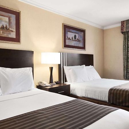 Days Inn By Wyndham Concord Extérieur photo
