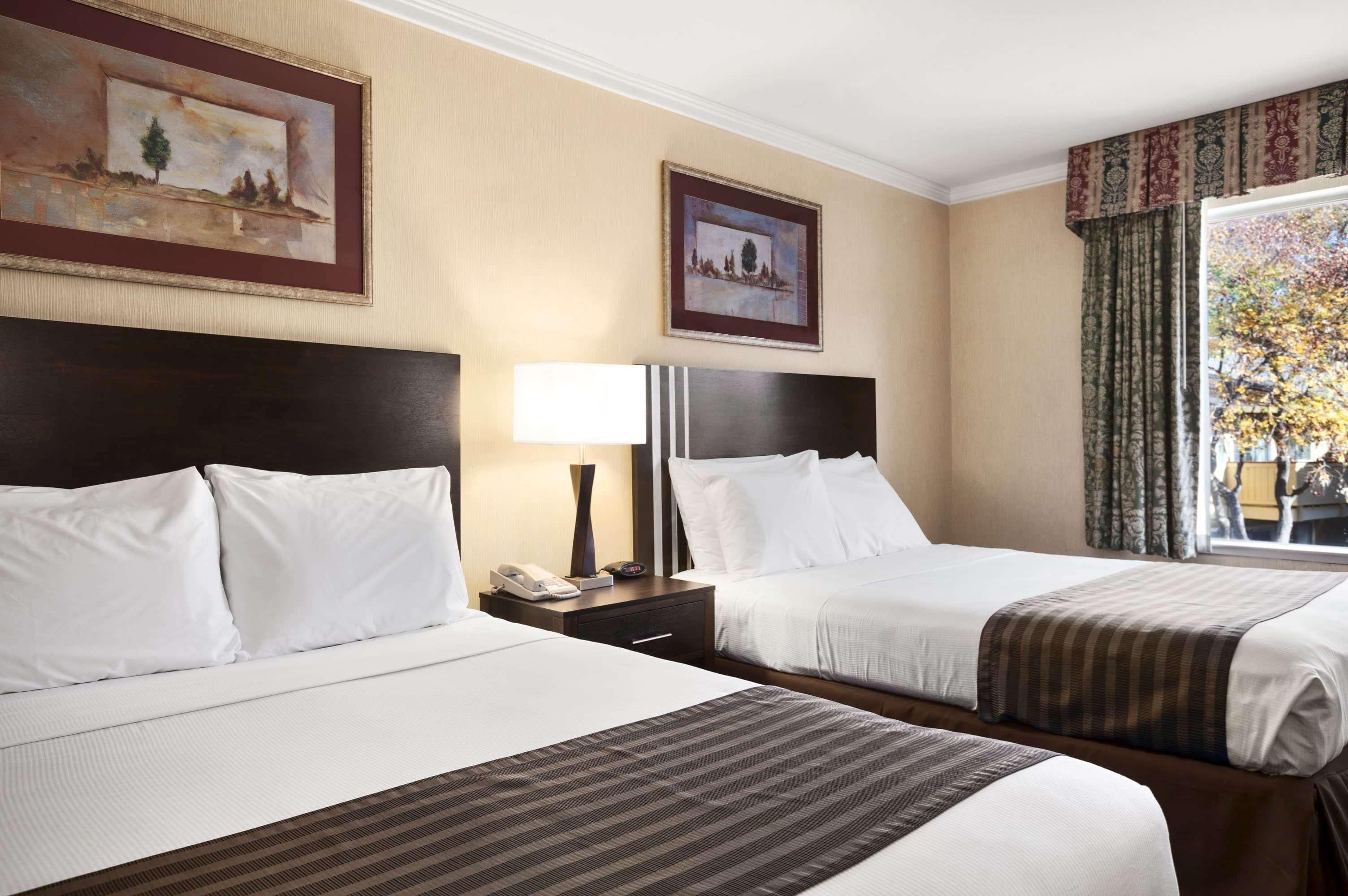 Days Inn By Wyndham Concord Extérieur photo
